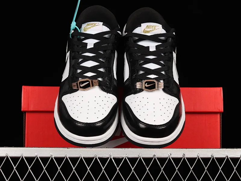 All categories Nk SB Dunk series Nk SB Dunk Low low-top sneakers F version special price Nk Dunk SB Low black and white patent leather panda SB smashed backboard fashion casual sneakers DR9511-100